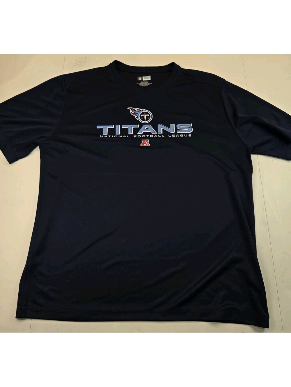 Team Apparel Tennessee Titans NFL Licensed Navy Short Sleeve Shirt Size XL